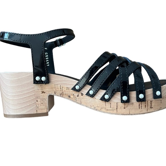 *SOLD* New Chanel 18C Cork Wood Black Patent Leather Strap Heel Sandals size 39 - Picture 7 of 10